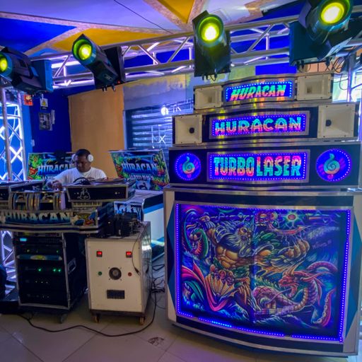 Picó: Edna Martinez with Yoko Polo (El Huracan turbo laser) // 26-04-21