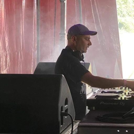 Jon-Paul live on www.onlyoldskoolradio.com - oldskool education show pre 93 vinyl set 12.04.24