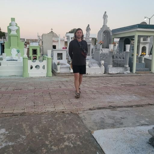 Horizontal Vibrations w/ Jean-Guy - 05.11.23 - Voices Radio