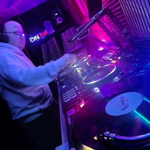 Tomek Ptasinski - Analogue Emotions ep.15 on Vinyl Trance Classics Radio