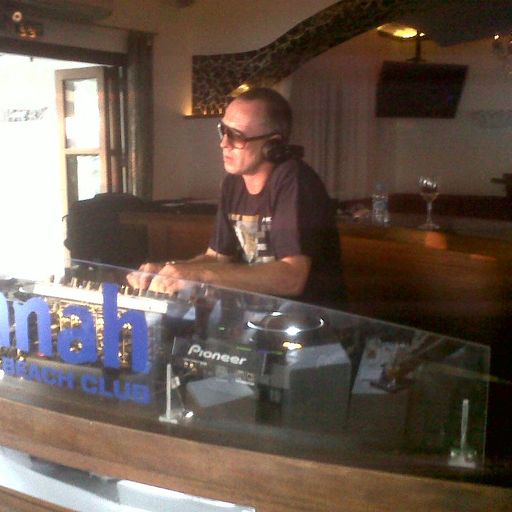 Area 32 080 Dave Johnson Mix
