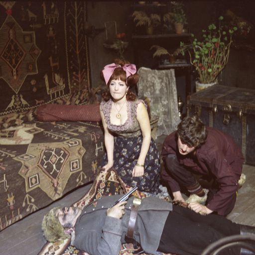 Spectacle Radio ep.121 :: 08.29.24 :: In the jungles of Africa photographing trees for a calendar