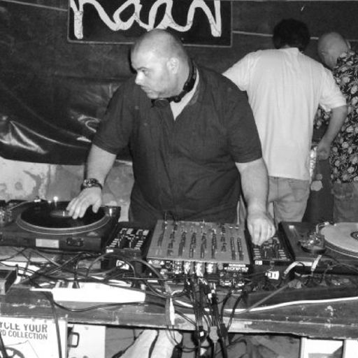 Ze Mig L at "Technologic" @ Café de la Gare (Luxembourg ) - 3 February 2001