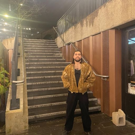 Full Circle w/Flores  18/12/24   [Voices Radio]