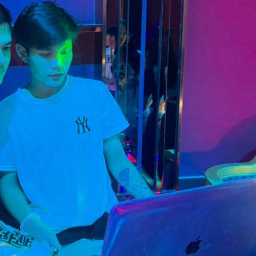 วัยรุ่นชายเเดน by  SR K