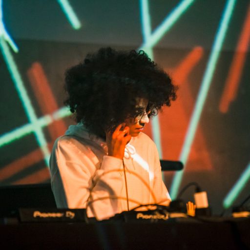 International Tribe: Sarah Farina // 01-10-18