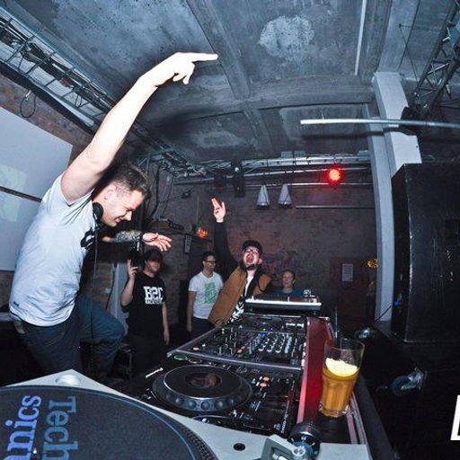 Guest Mix on SubFM show: CONTENT