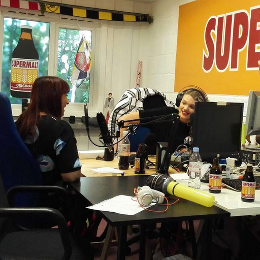 Becca D with Supermalt and Rebekah Roy