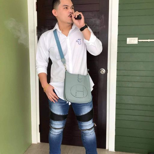 ดูด ดม อม เคี้ยว H.B.D นาย ดุลยวัตร หรือ หมู ตึกน้ำ