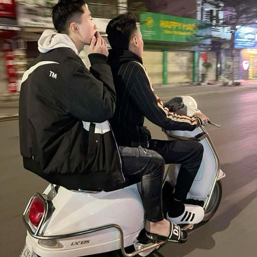 Về đến đê rồi...
