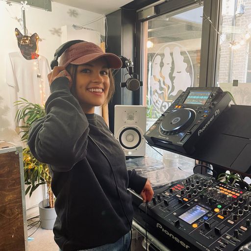 BOX OF TOYS w/ Lucia 17/12/22