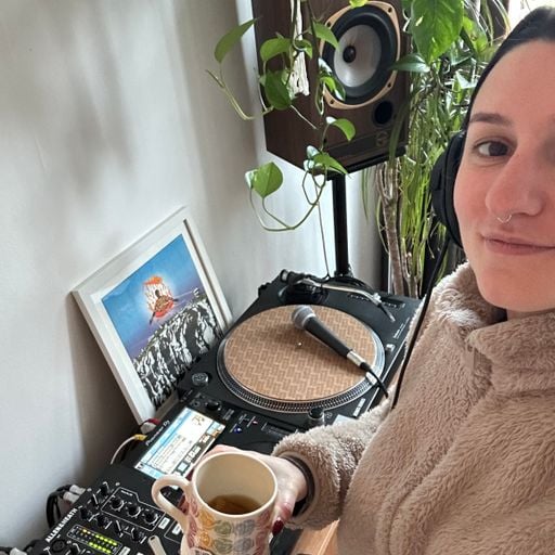 Worldwide Breakfast: Valentine Comar  //  07-01-26