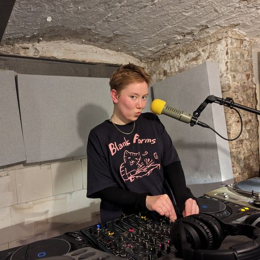 Cashmere Guest Mixes Ellen Arkbro mixing live at Cashmere HQ 12.12.2022
