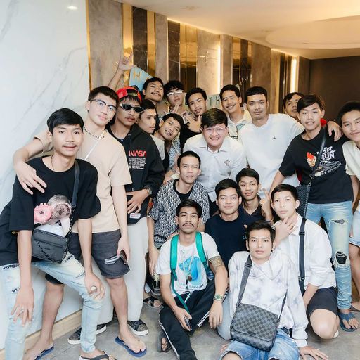 ทรงซ้อที่คุณกอดผมสอดมาหมดแล้ว  HBD Apinya & Focus