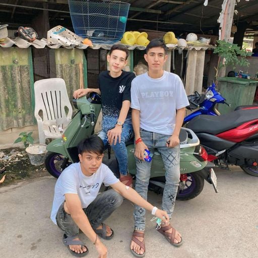 กวางเรนเดียร์เป็นของซานต้าแต่ถ้าเธอมาหา กี่ท่าก็เป็นของเธอ HBD มิก' กำลังโม้