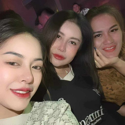 Happy birthday เจนกะพลอย ร้อยละยี่มีให้เสมอ by วัยรุ่นสายผ่อนหาดใหญ่