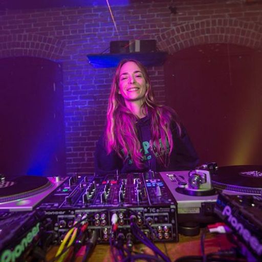 Heather Heart at "For The Love Of Music" @ Metro Pavillion (New York - USA) - 21 February 1998