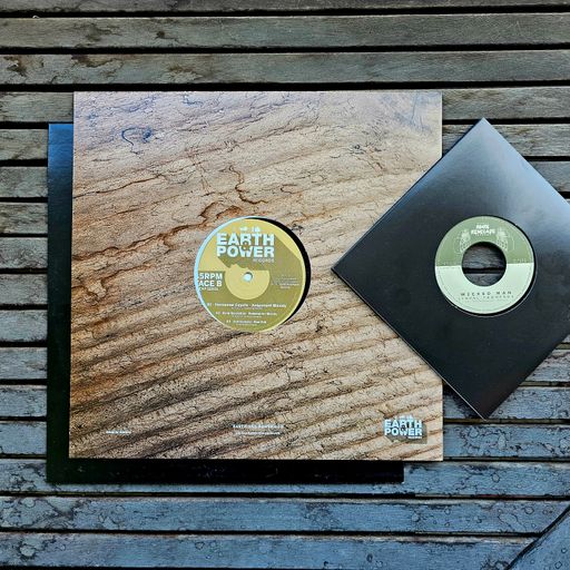 Angus Taylor - Real Roots Radio - Promo Vinyl with Beres & Mike Brooks Quiz - August 28th 2025