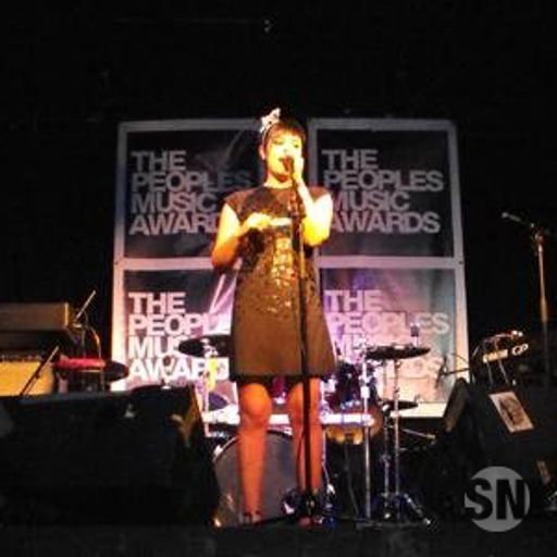 :papercutz, Live