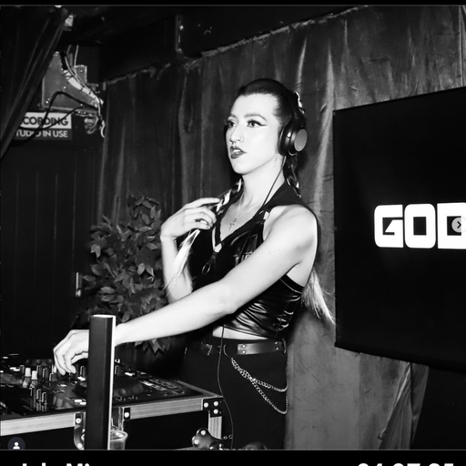 Lil-E - De La Casa Radio 4.07.25