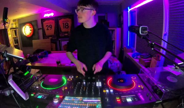 DJ Sharps & Will Sharps Christmas Bangers!!