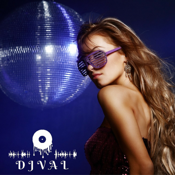 Музыка dj val. Девушка в клубе. Девушки на дискотеке. Девушка в очках клуб. Девушка на танцполе.