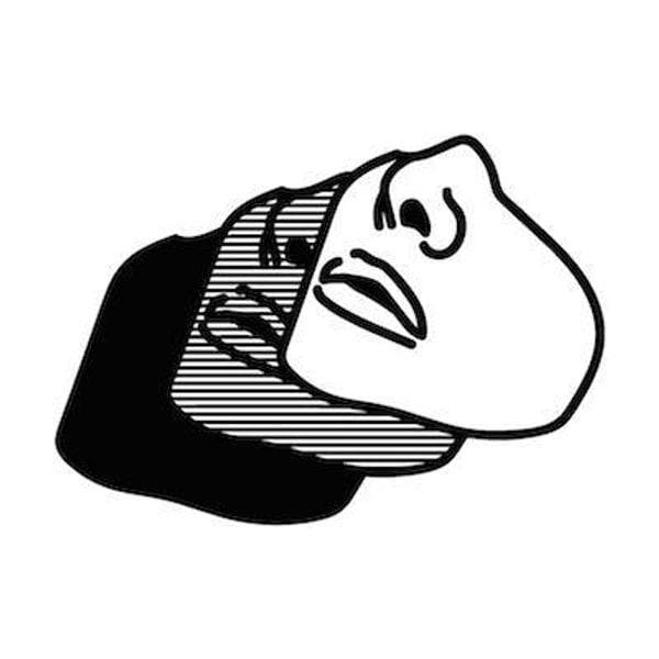 I miss people. бот роман. девочка сидит. одиночество девушка. путешествие друзей.