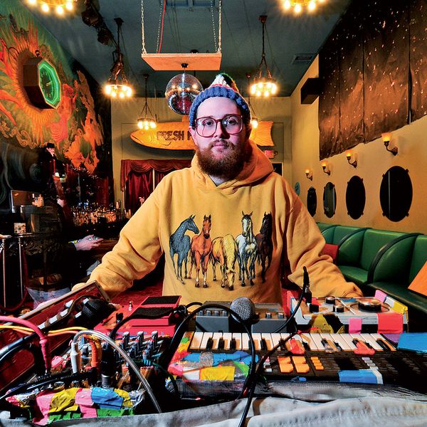 https://thumbnailer.mixcloud.com/unsafe/600x600/extaudio/f/3/f/4/fb6f-12f3-4d2a-898e-6279814863a7.jpg