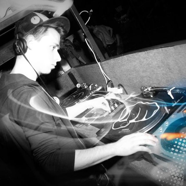 Mixcloud profile picture for @nil