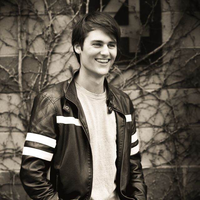 Mixcloud profile picture for @throttle