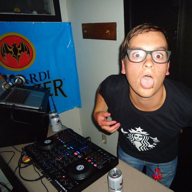 Mixcloud profile picture for @recess