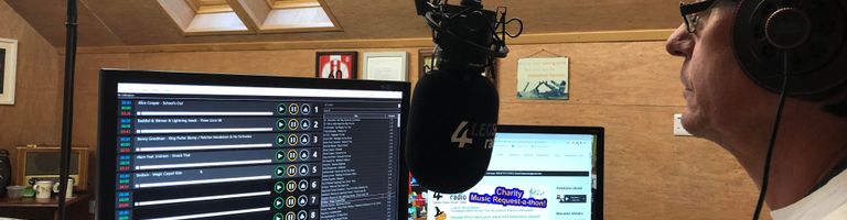 4legsradio cover image