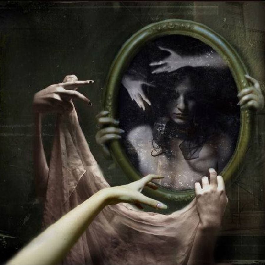 Отражение в зеркале мистика