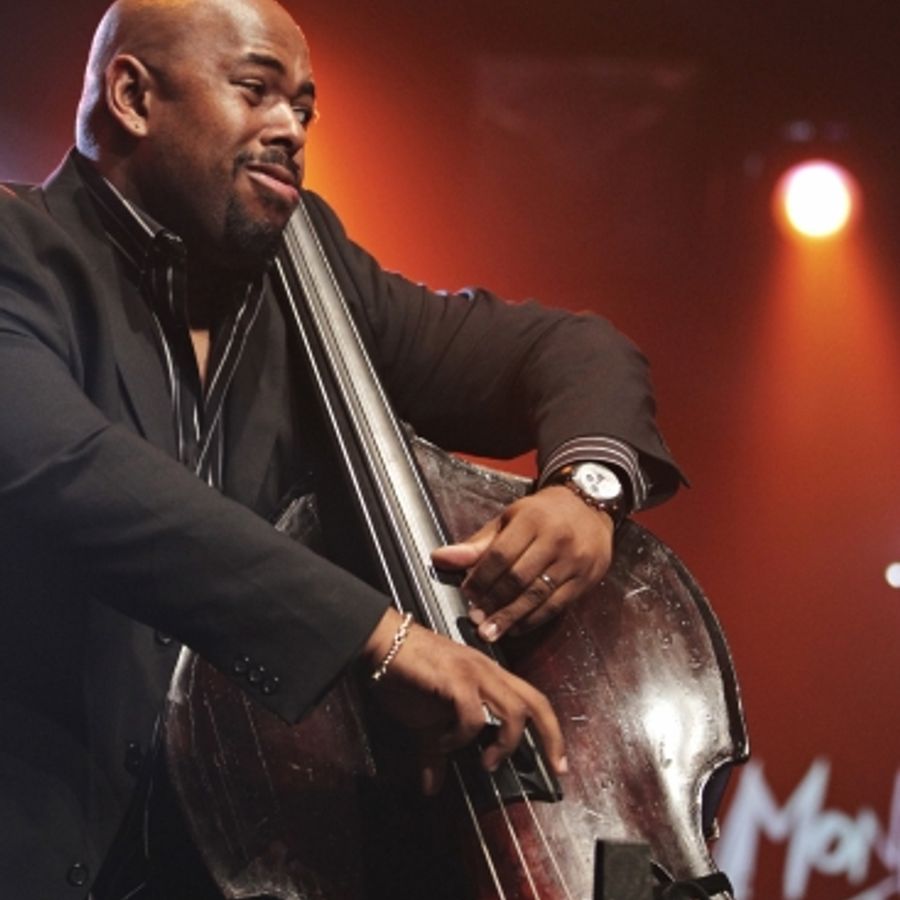 Кристиан МАКБРАЙД. Christian MCBRIDE. МАКБРАЙД контрабас. Christian Rose Jazz musician.