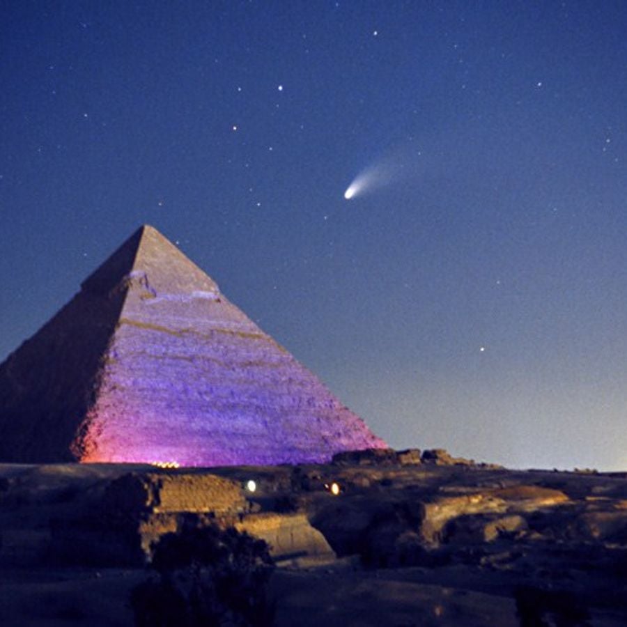 Пирамида Хеопса ночью