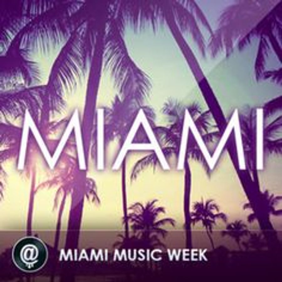 Музыка майами. Miami надпись. Miami запись. Надпись Майами тату. Красивая надпись Майами тату.