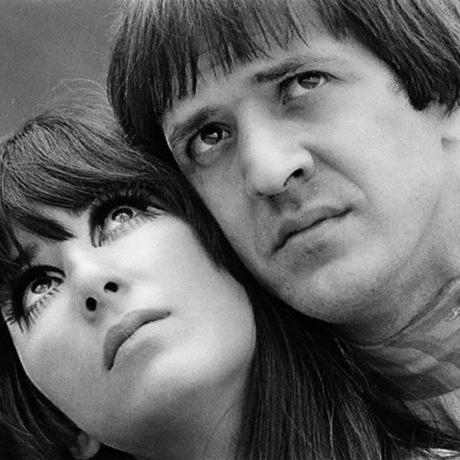 Шер и сони литл. Sonny - cher - little man 1966г. Сонни Боно и Шер. Сонни Боно фото. Боно и Шер little man.